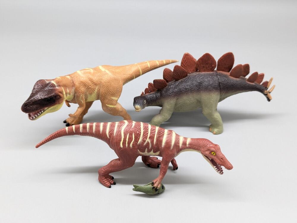 K&M Mixed Lot of Dinosaurs 2004 Baryonyx Tyrannosaurus Rex Trex Stegosaurus